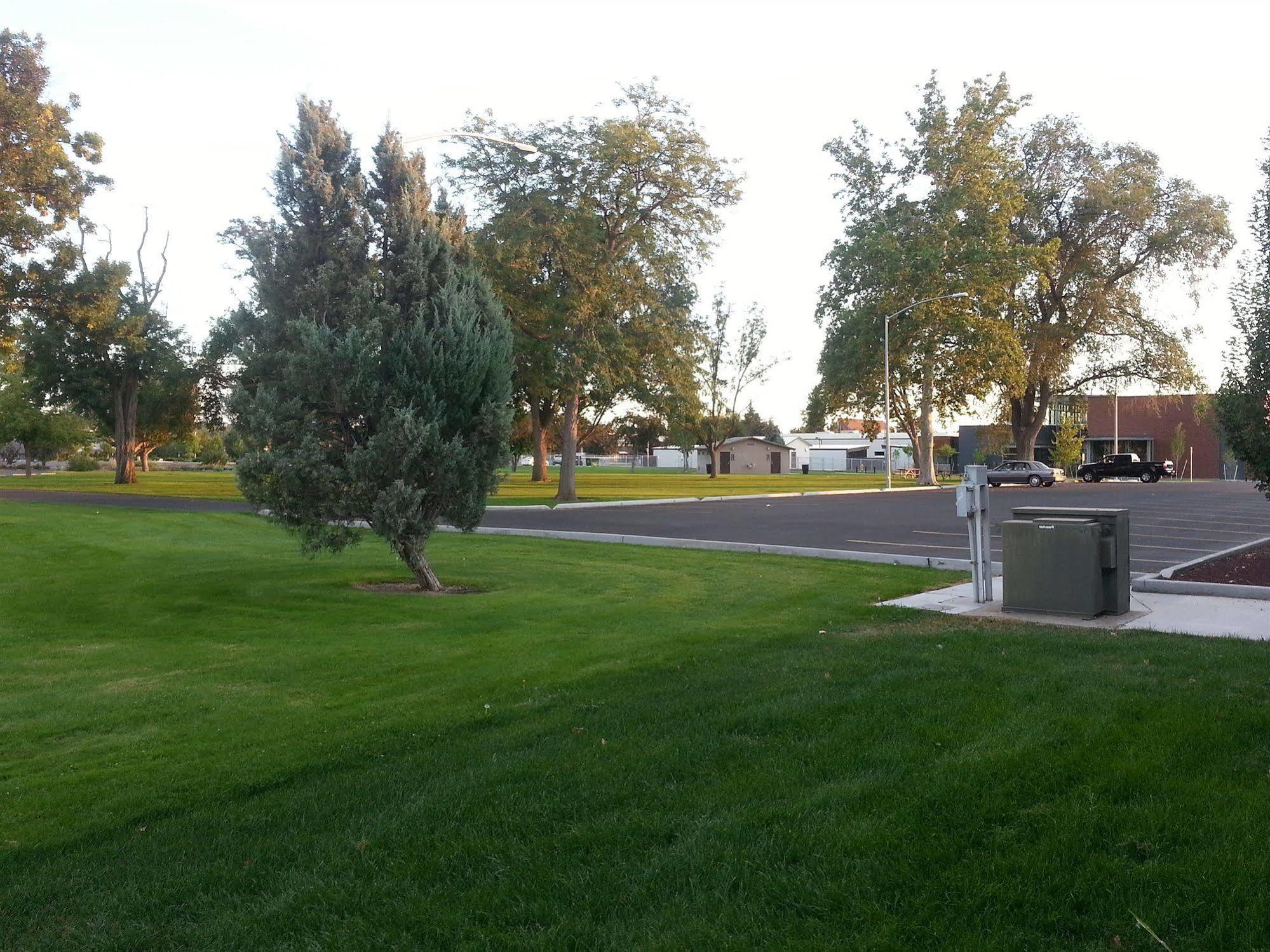 Econo Lodge Moses Lake Exterior photo